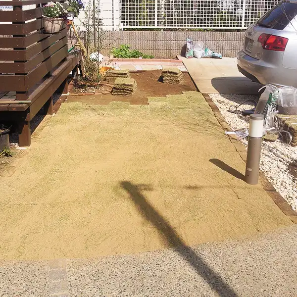 土だった庭は天然芝へ